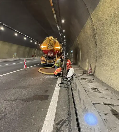 郑州隧道排水渠清淤